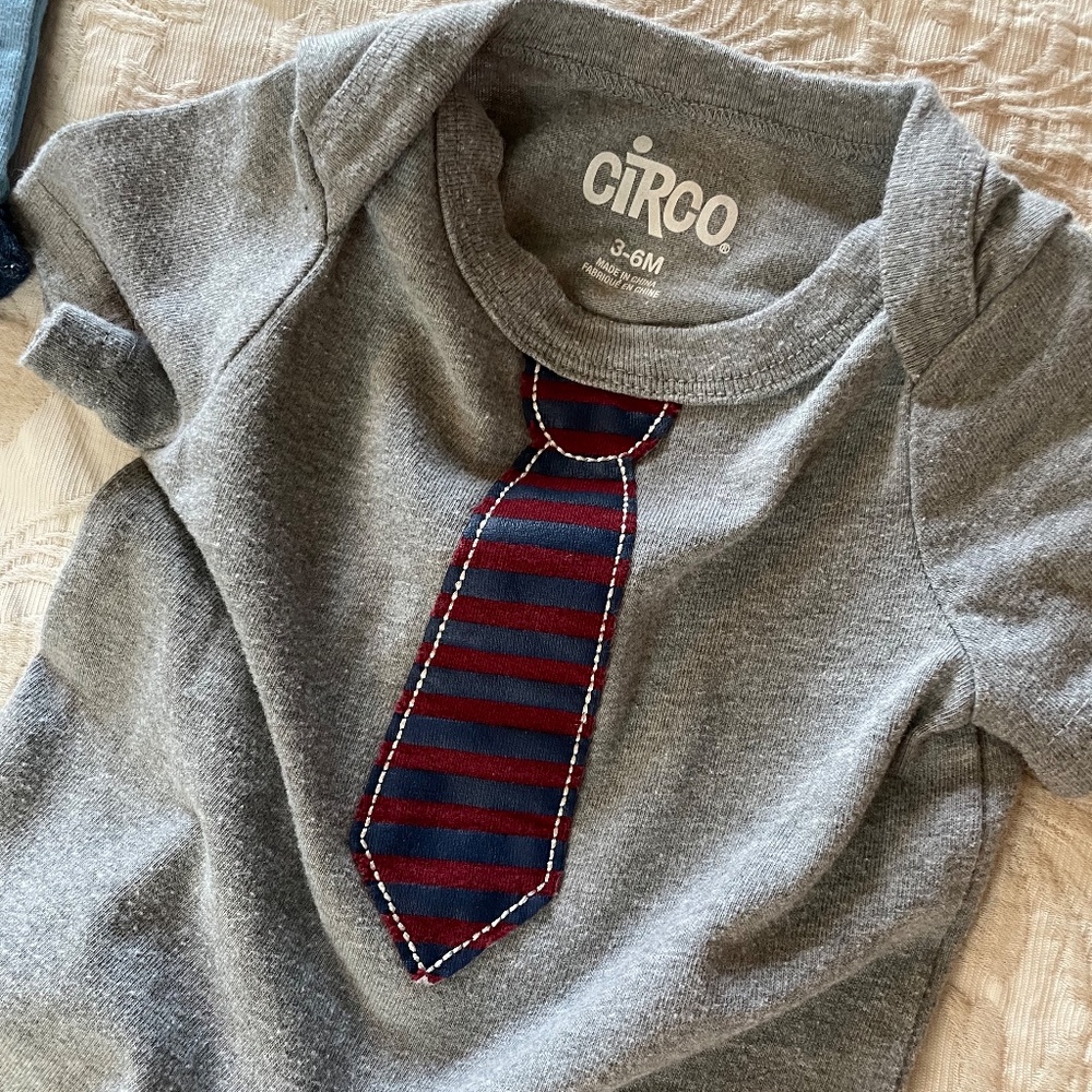 🎁 3-6 mo. Boy Onesie & toy bundle - Picture 3 of 7